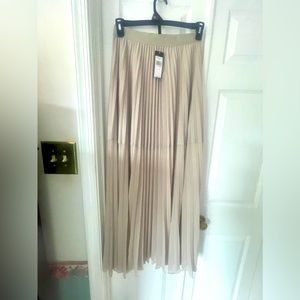 BCBG Skirt w tags